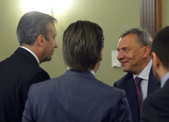 Заместитель председателя правительства РФ Ю. Борисов провел ряд встреч