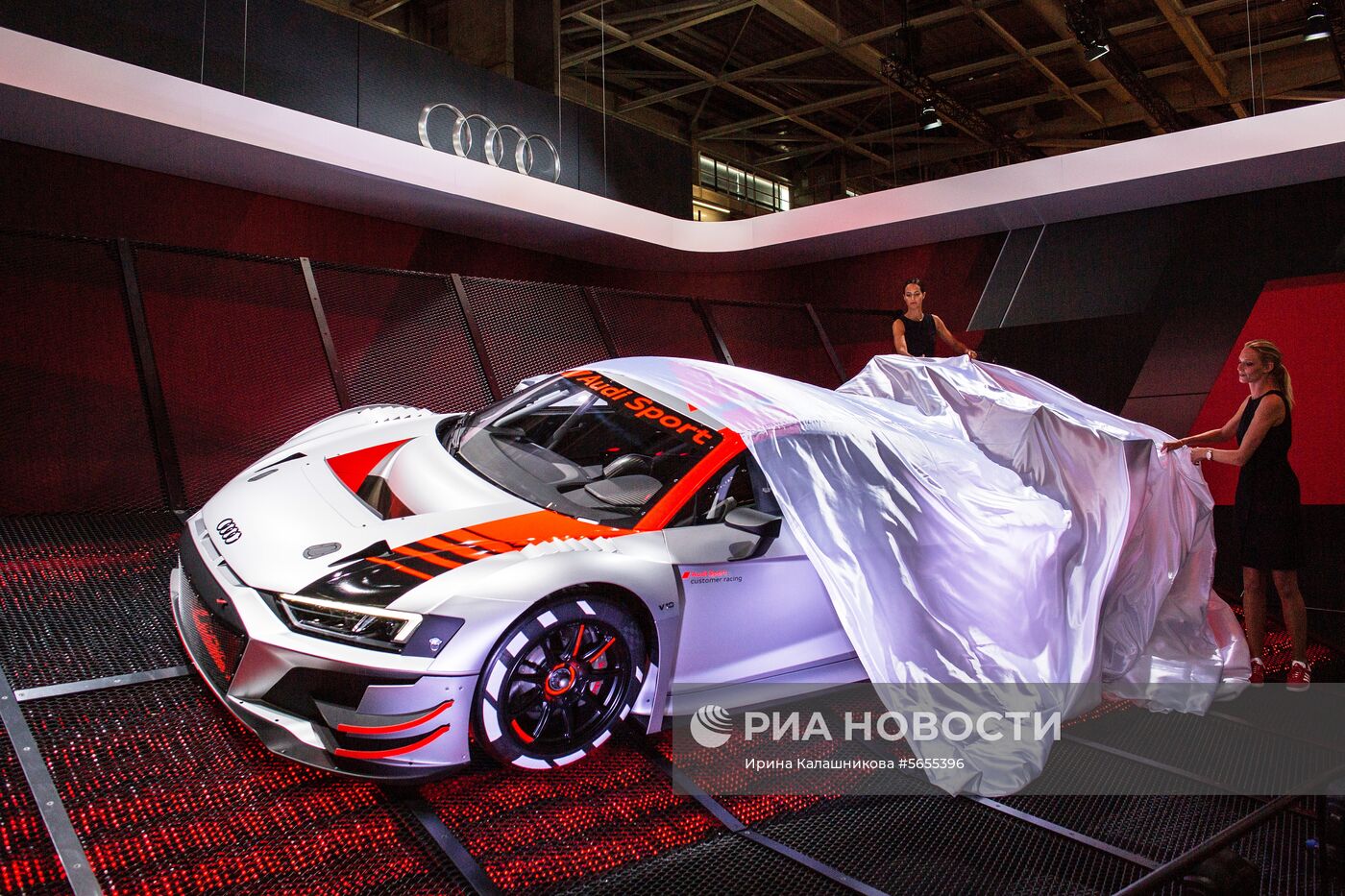 Открытие Парижского автосалона 2018