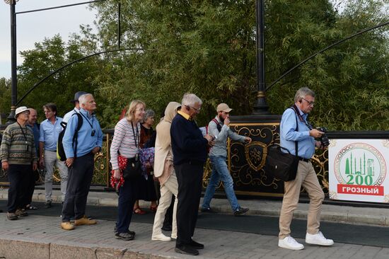 Прибытие поезда "Золотой орёл" в Грозный