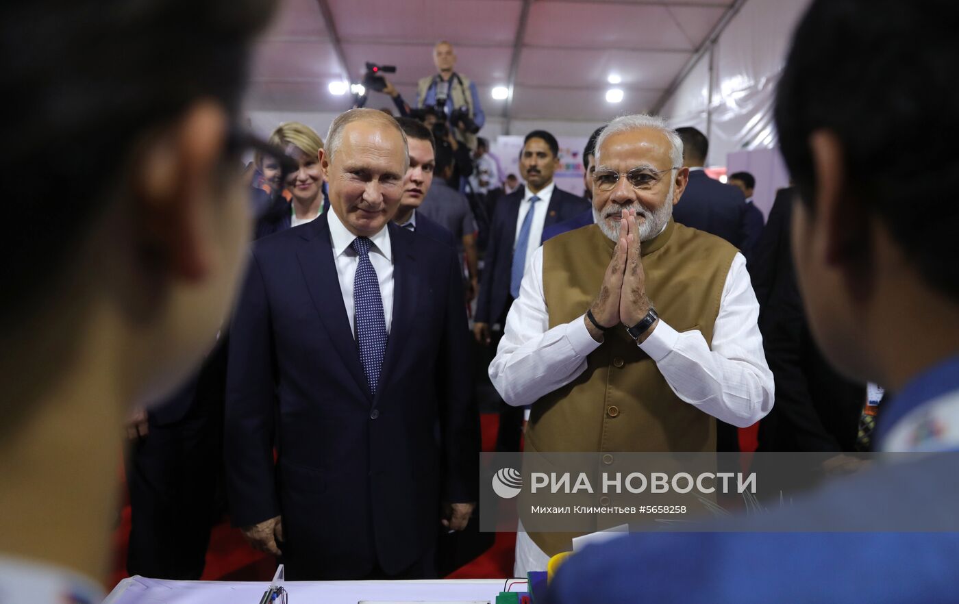 Официальный визит президента РФ В. Путина в Индию. День второй