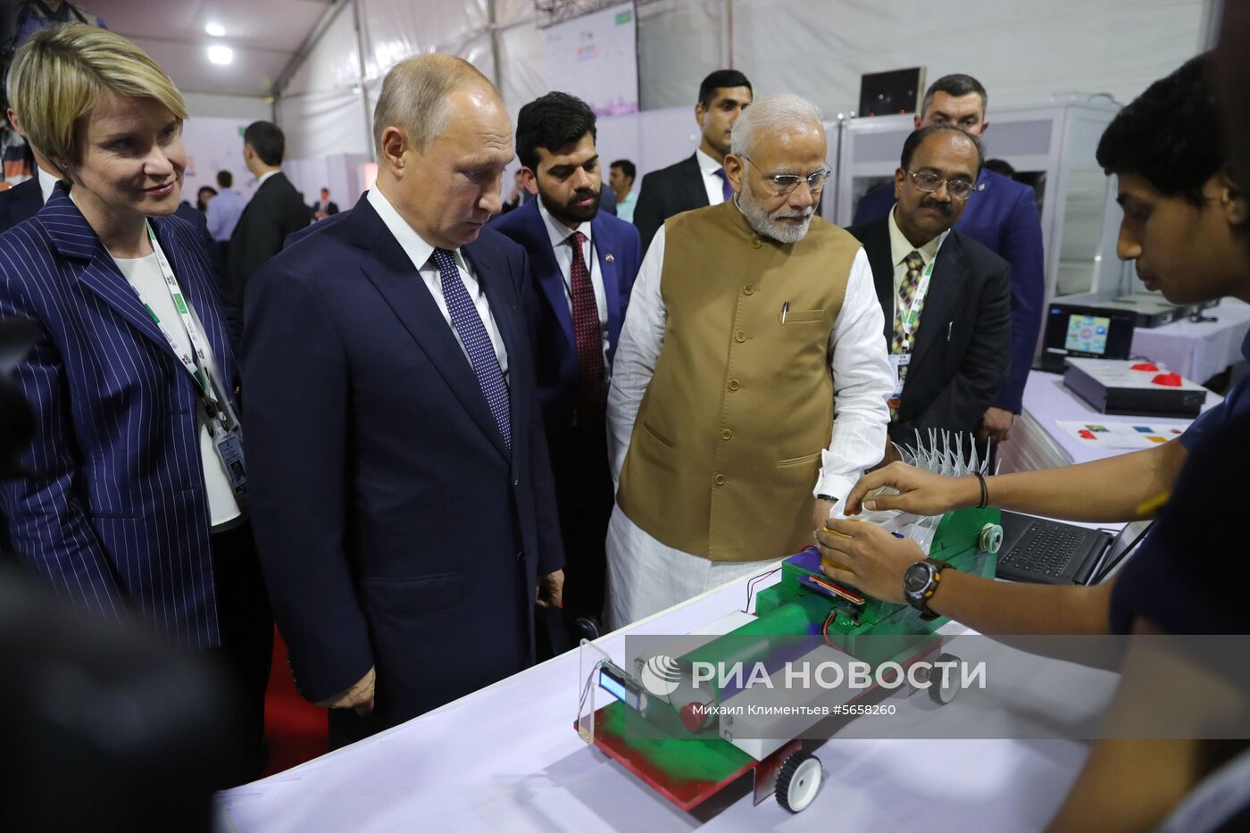 Официальный визит президента РФ В. Путина в Индию. День второй