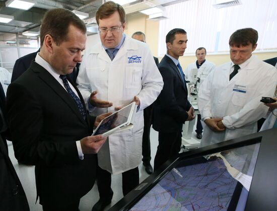 Премьер-министр РФ Д. Медведев посетил Красногорский завод имени С.А. Зверева