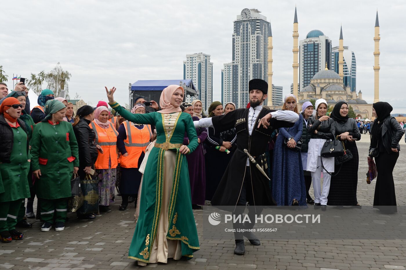 Празднование 200-летия Грозного