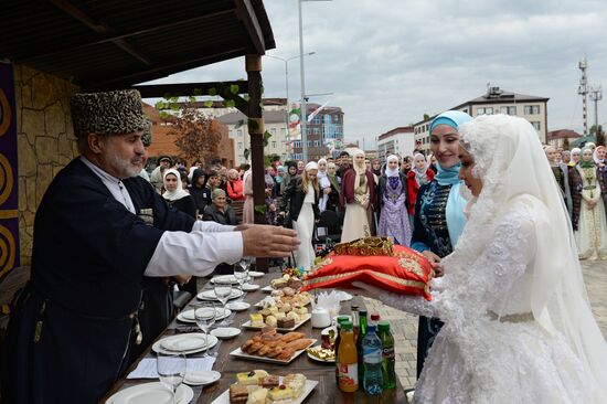Празднование 200-летия Грозного