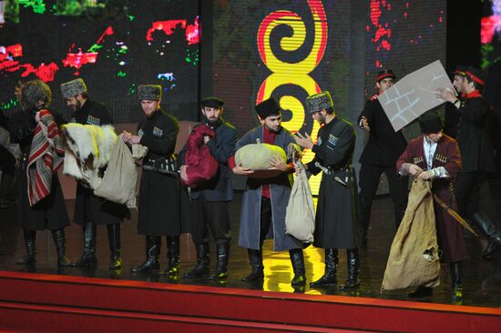 Празднование 200-летия Грозного
