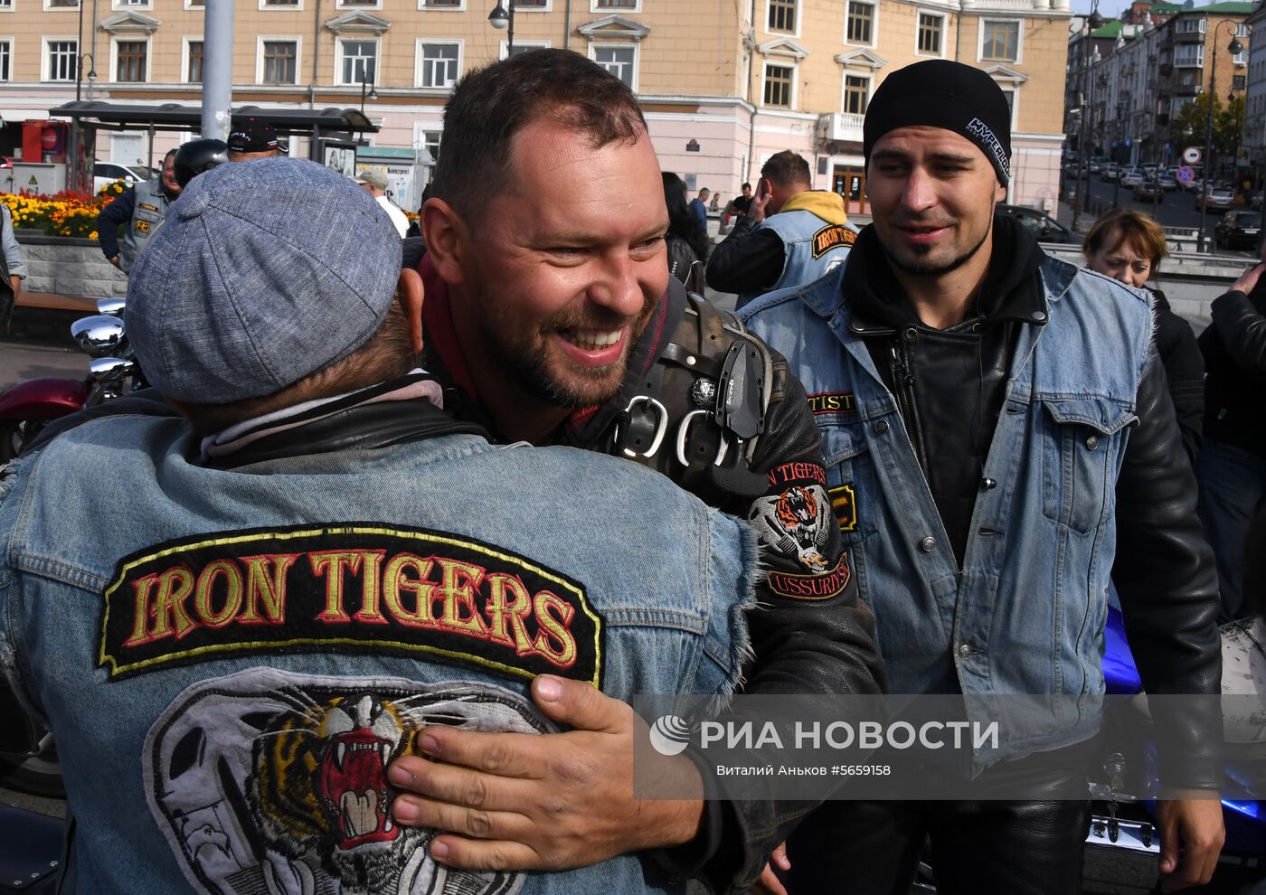 Под рев. Байкеры Владивостока. Байкеры Владивосток фото.