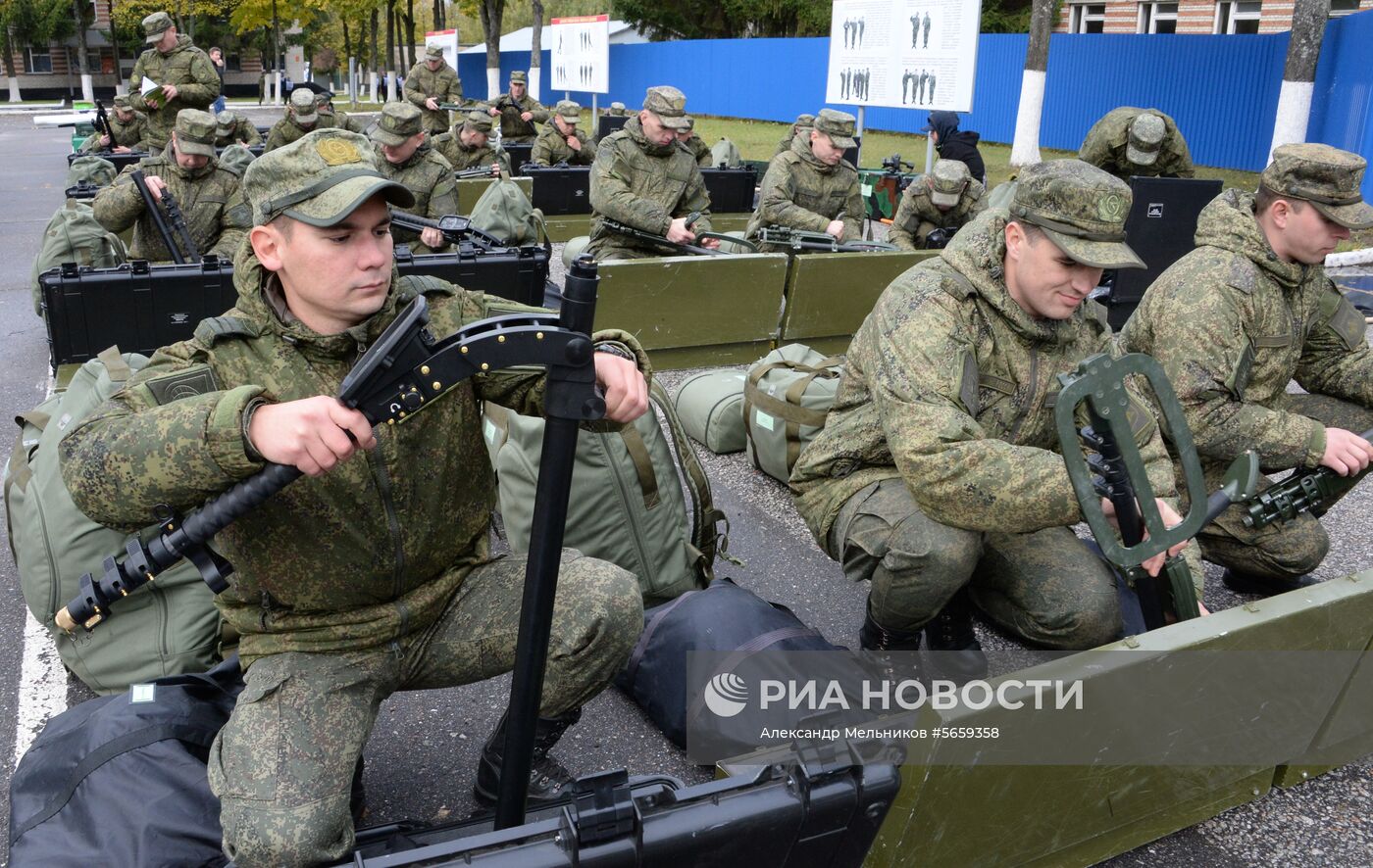 Российские саперы окажут помощь Лаосу в разминировании территории страны