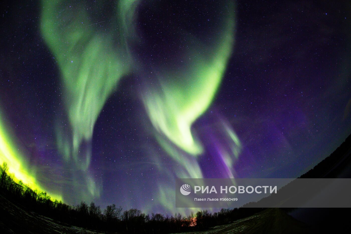 Северное сияние в Мурманской области