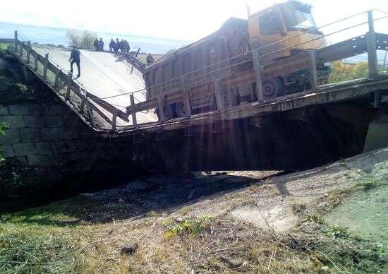 Обрушение автомобильного моста в Мордовии