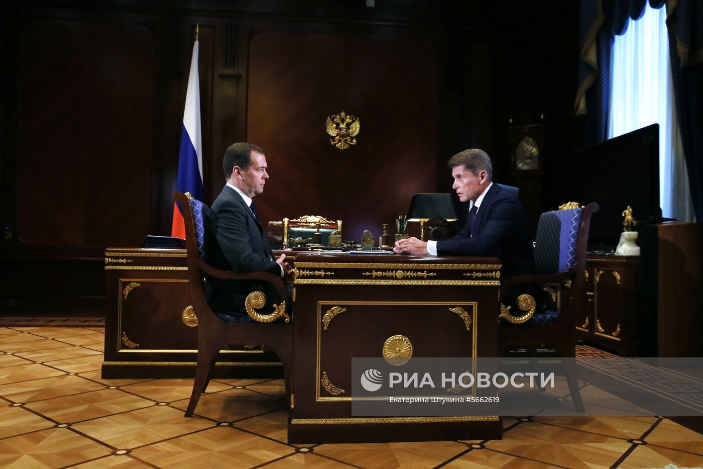 Премьер-министр РФ Д. Медведев встретился с врио губернатора Приморского края О. Кожемяко
