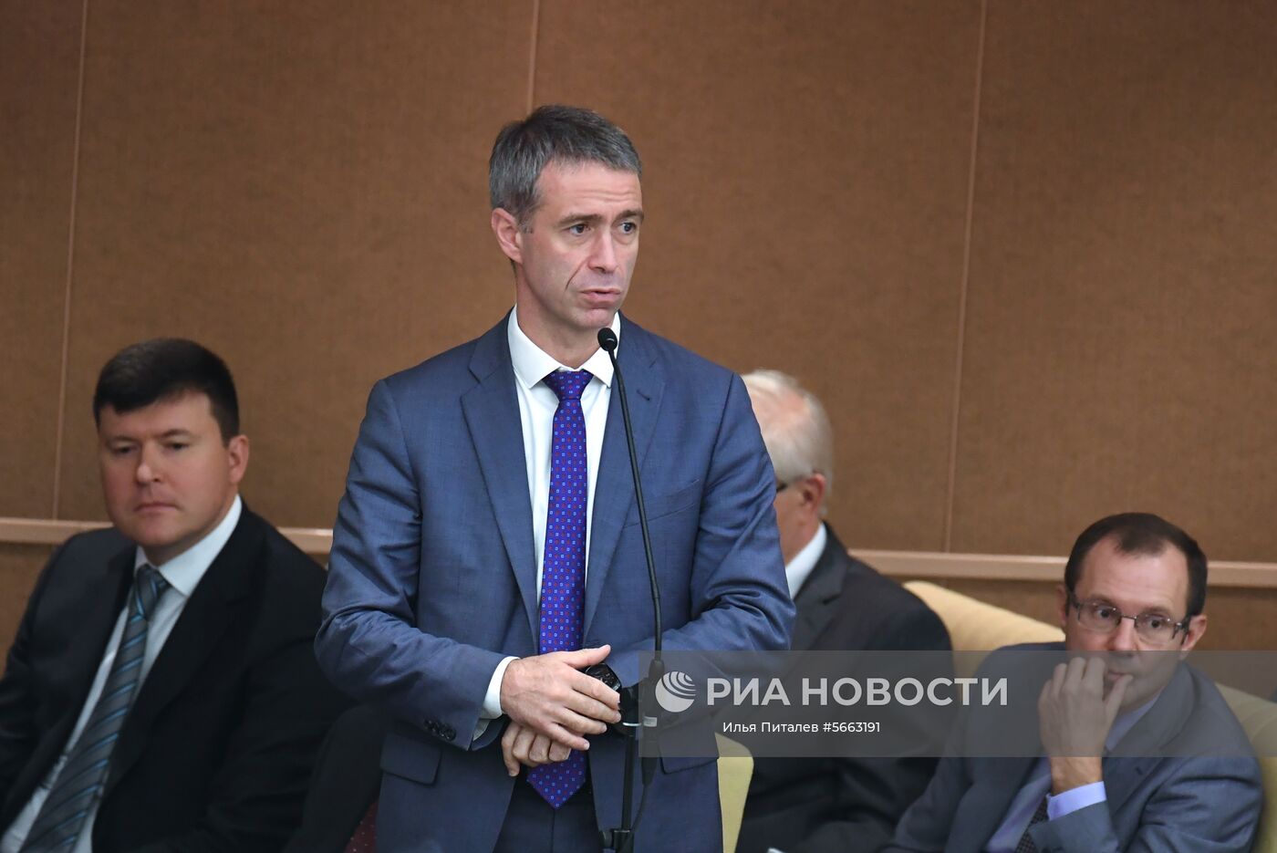 Заместитель председателя Банка России Руслан Вестеровский, руководитель Службы по защите прав потребителей финансовых услуг и миноритарных акционеров Банка России Михаил Мамута, советник председателя Банка России Сергей Игнатьев и заместитель председателя Банка России Владимир Чистюхин (слева направо) на пленарном заседании Государственной Думы РФ. Место: Россия, Москва. Автор: Илья Питалев/РИА Новости. Пленарное заседание Госдумы РФ