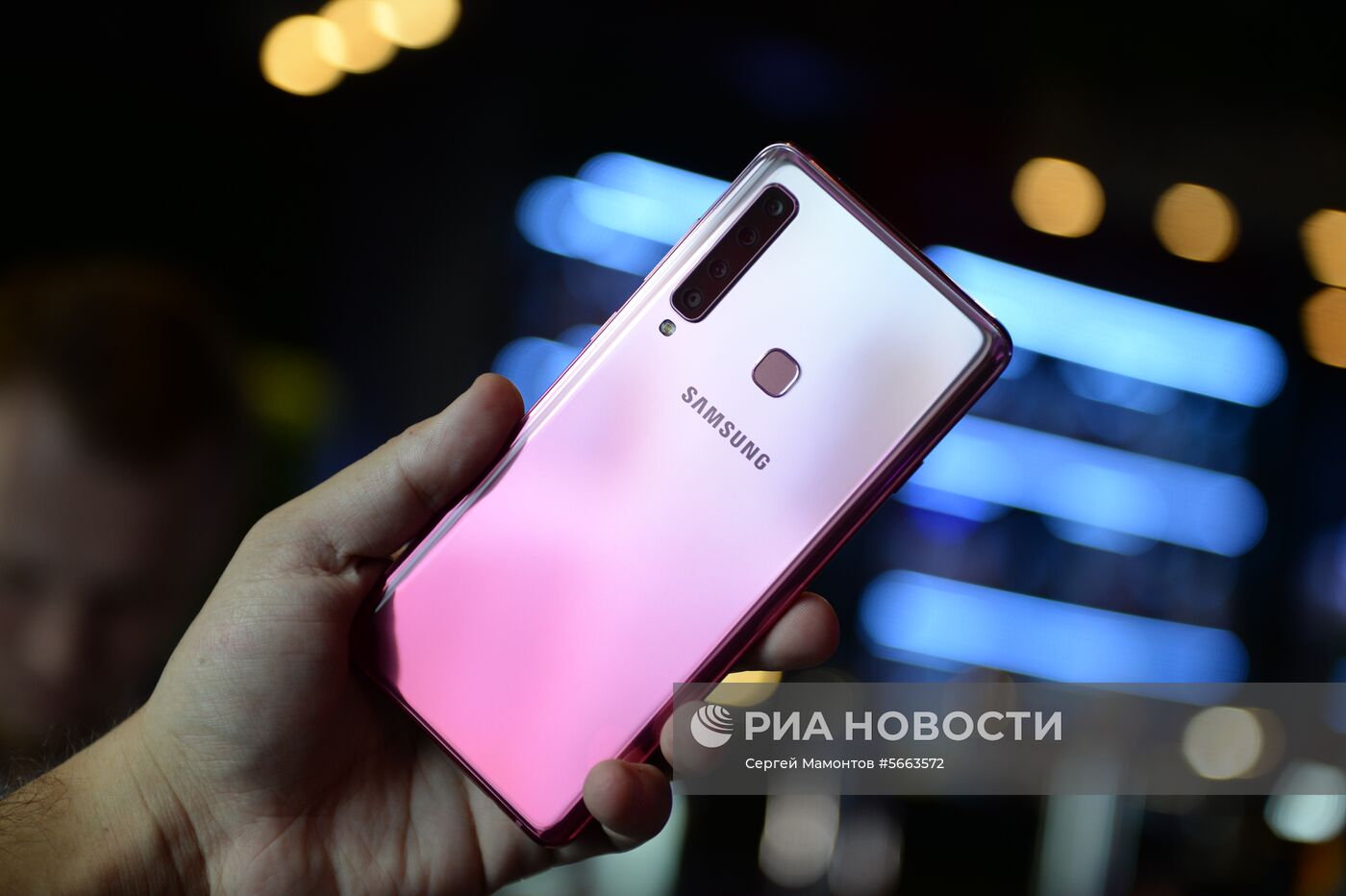 Презентация новых устройств компании Samsung