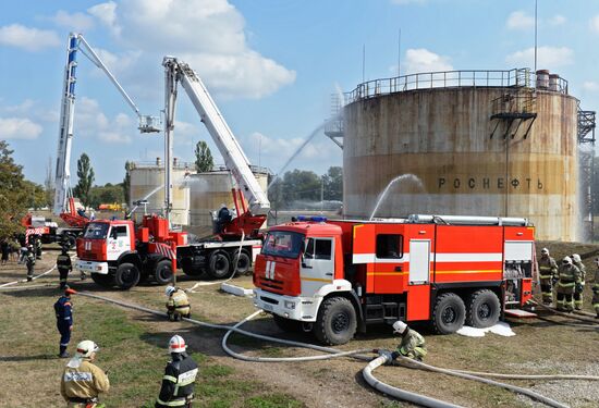 Учения МЧС по тушению природных пожаров в Грозном