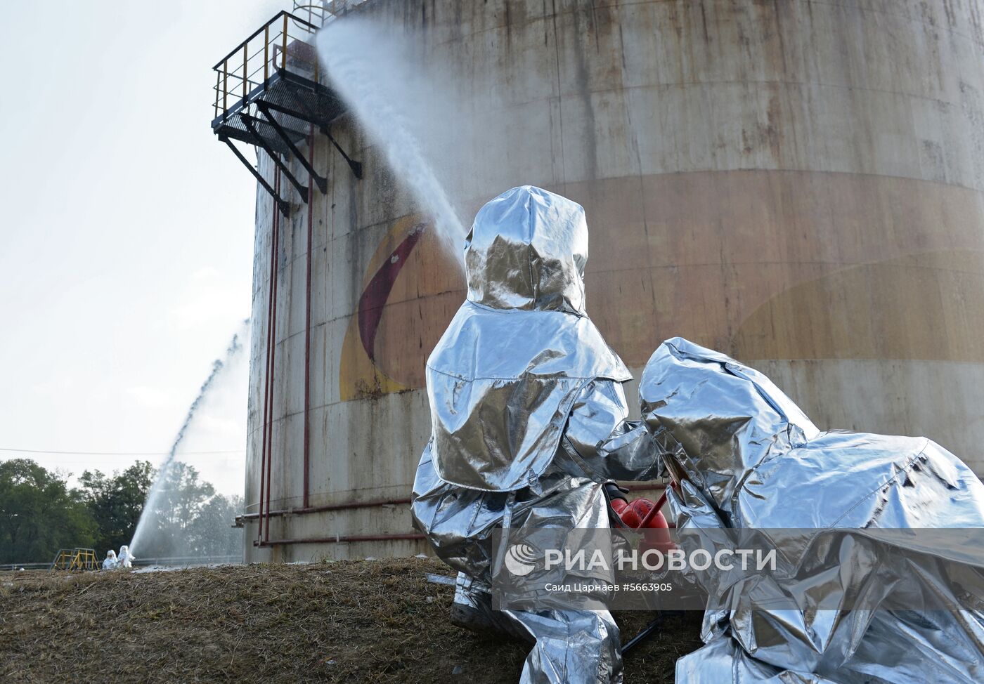 Учения МЧС по тушению природных пожаров в Грозном