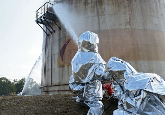 Учения МЧС по тушению природных пожаров в Грозном