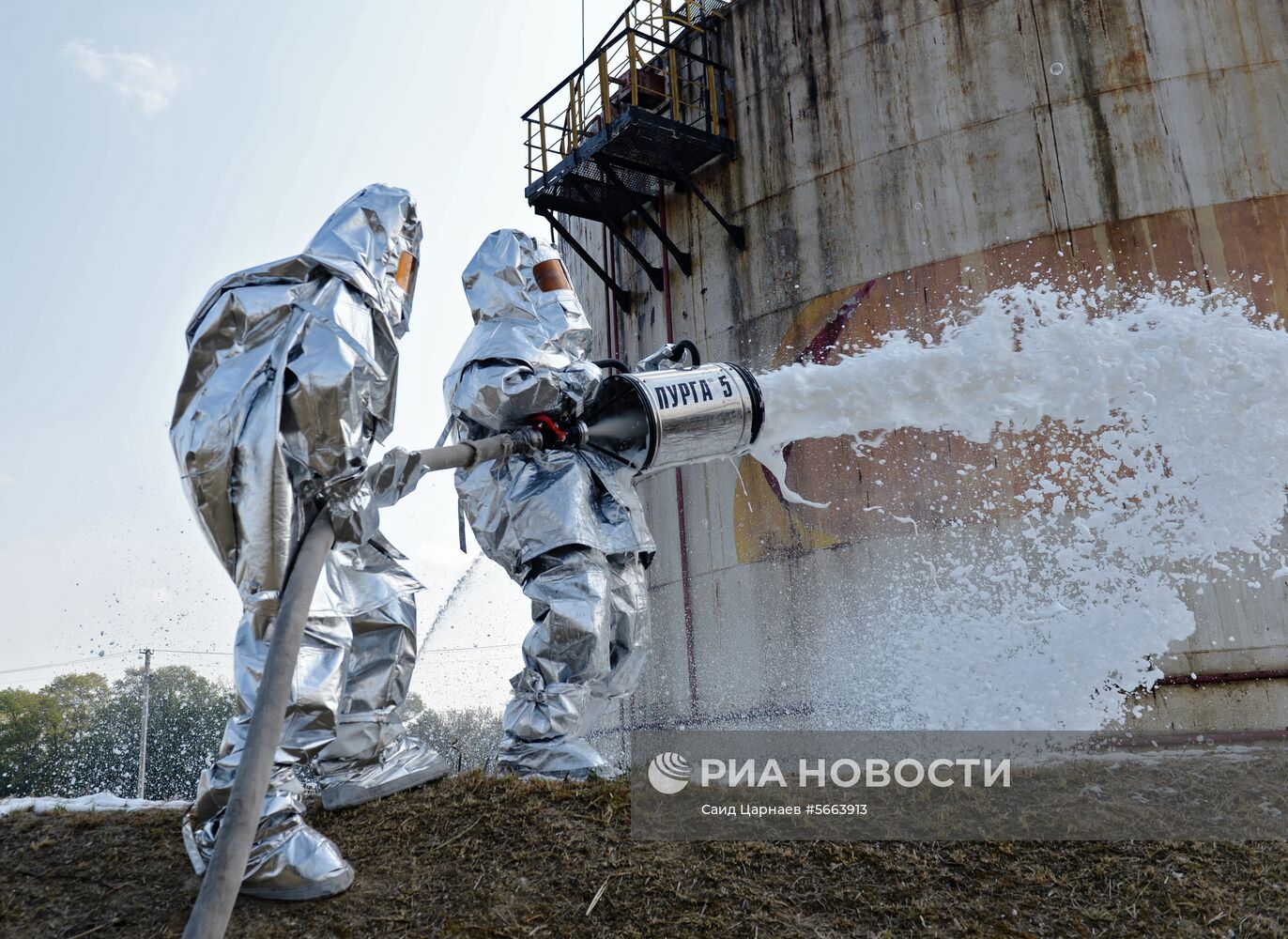 Учения МЧС по тушению природных пожаров в Грозном