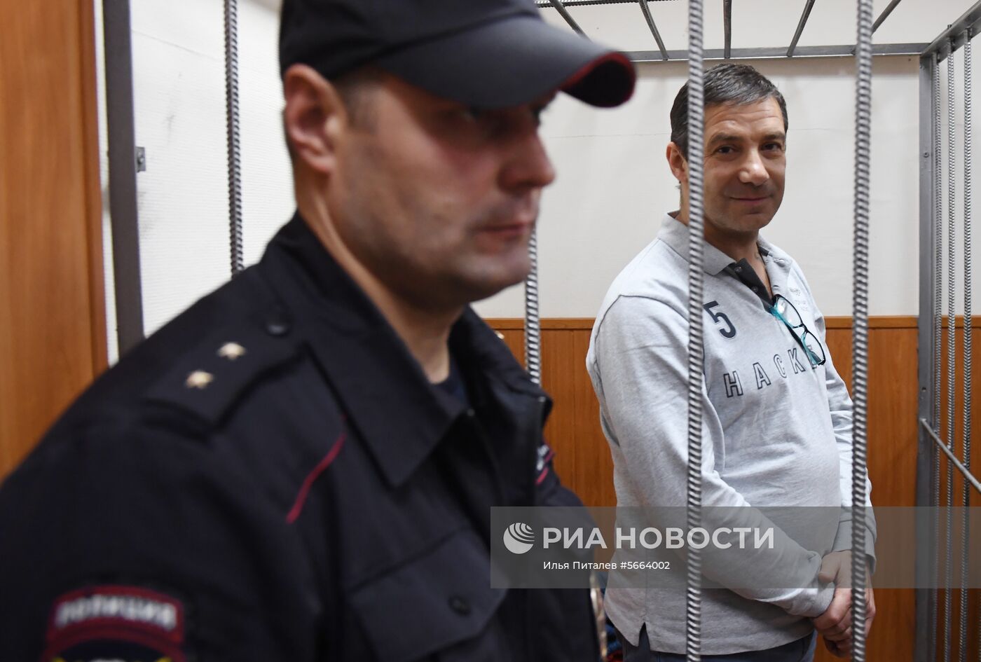 Рассмотрение ходатайства следствия об аресте В. Романюка, обвиняемого в мошенничестве