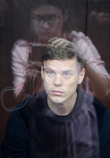 Рассмотрение ходатайства следствия об аресте А. Кокорина и П. Мамаева