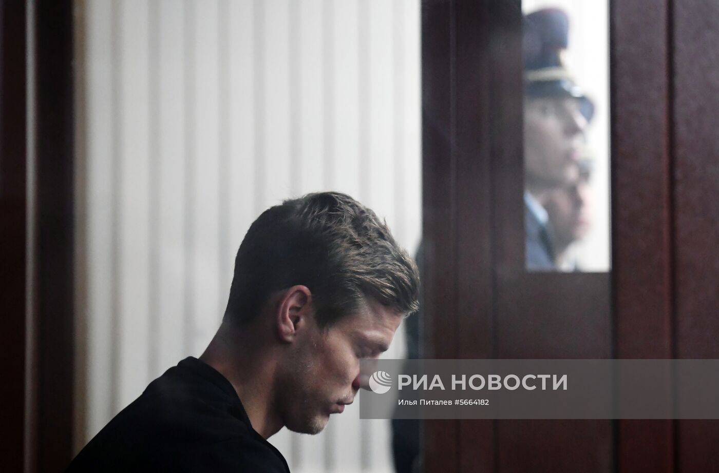 Рассмотрение ходатайства следствия об аресте А. Кокорина и П. Мамаева