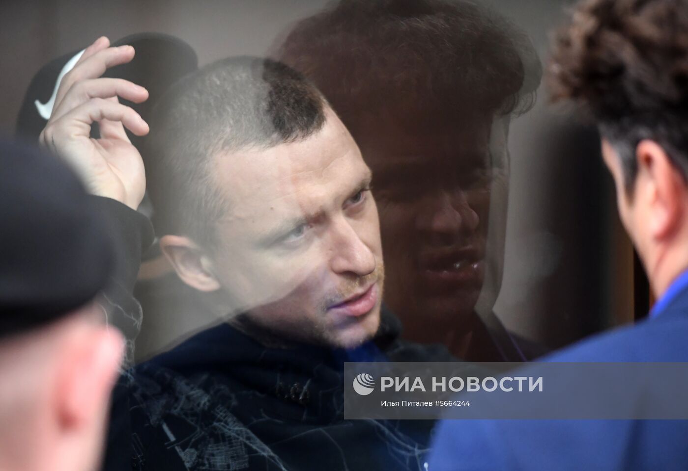 Рассмотрение ходатайства следствия об аресте А. Кокорина и П. Мамаева