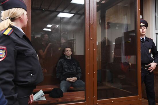 Рассмотрение ходатайства следствия об аресте А. Кокорина и П. Мамаева