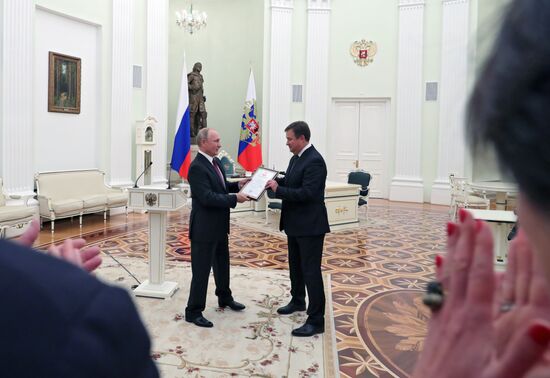 Президент РФ В. Путин встретится с руководством НТВ