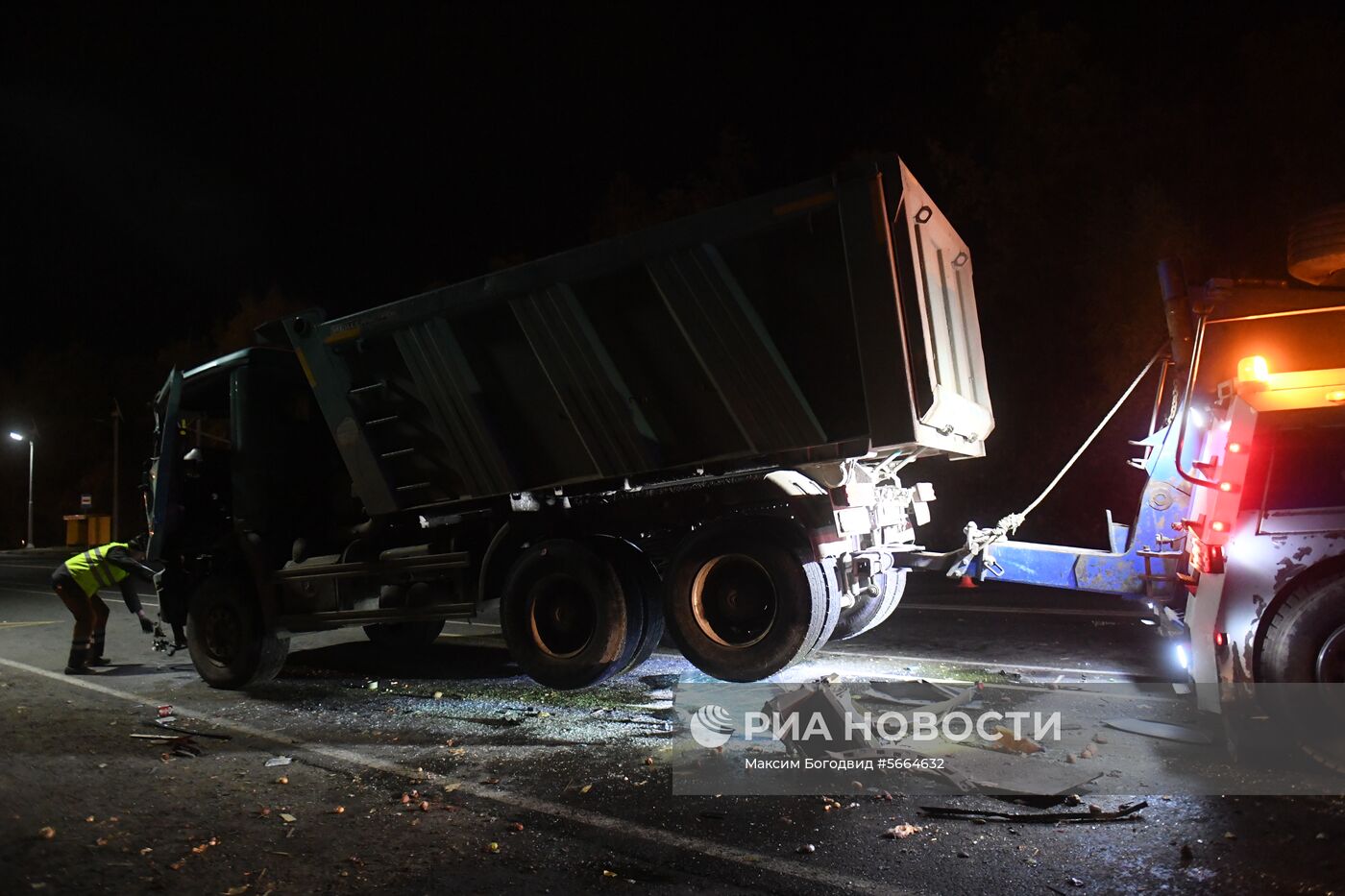 В Чувашии при столкновении автобуса с фурой погибли двенадцать человек