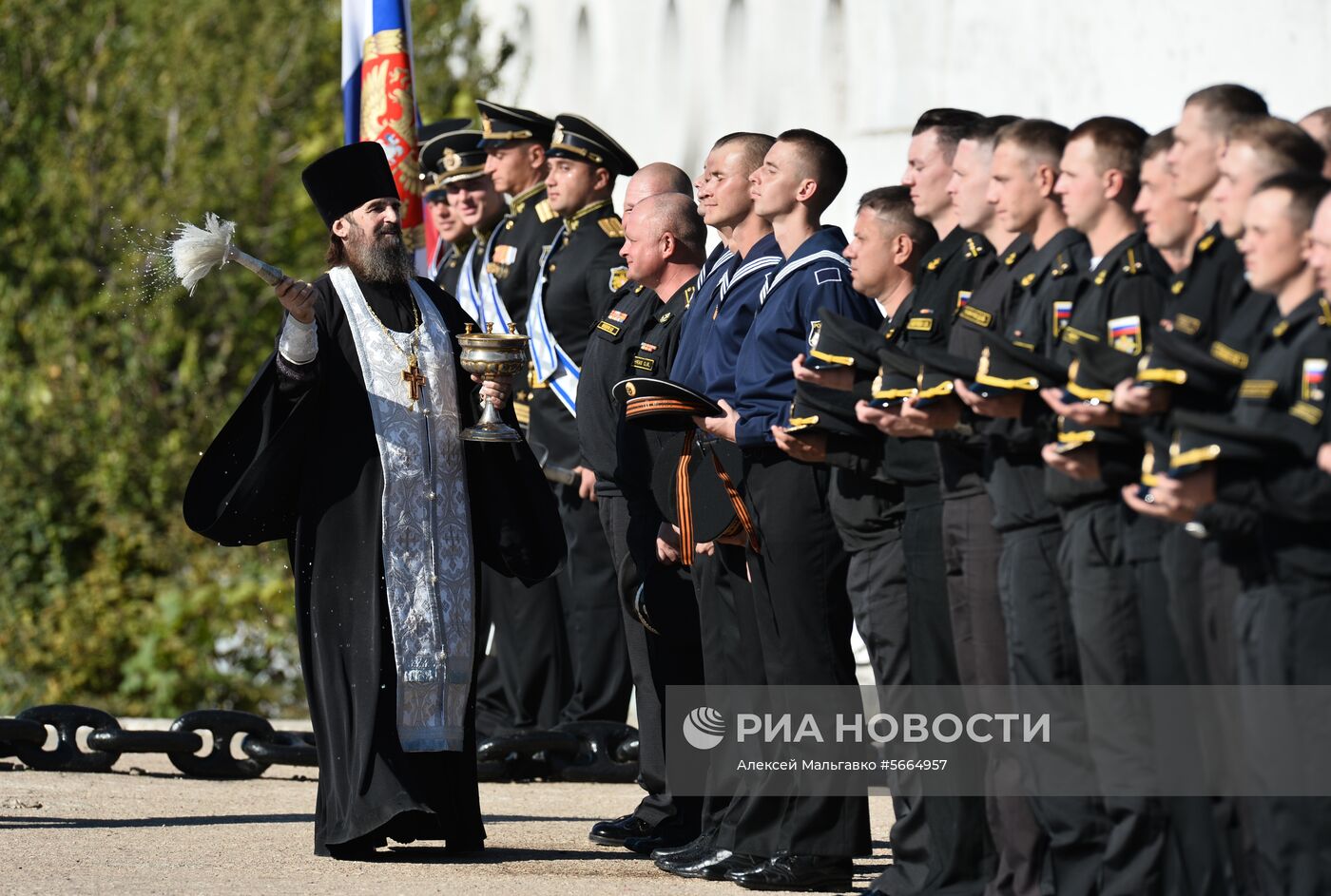 Учебный корабль "Перекоп" ВМФ России прибыл в порт Севастополя