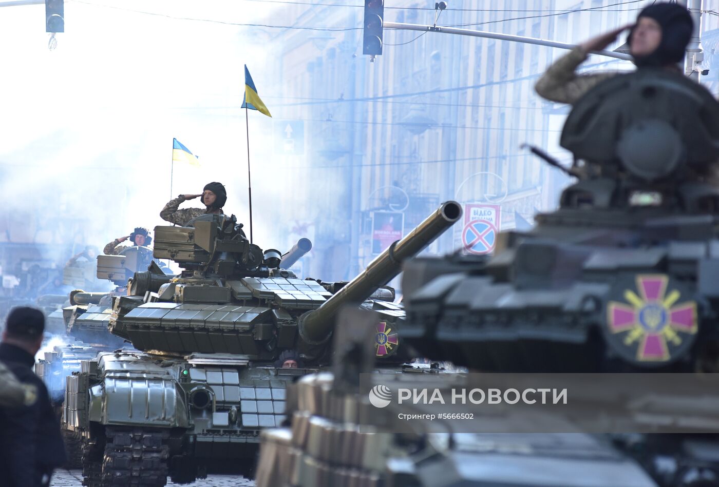 Военный парад к Дню защитника Украины во Львове