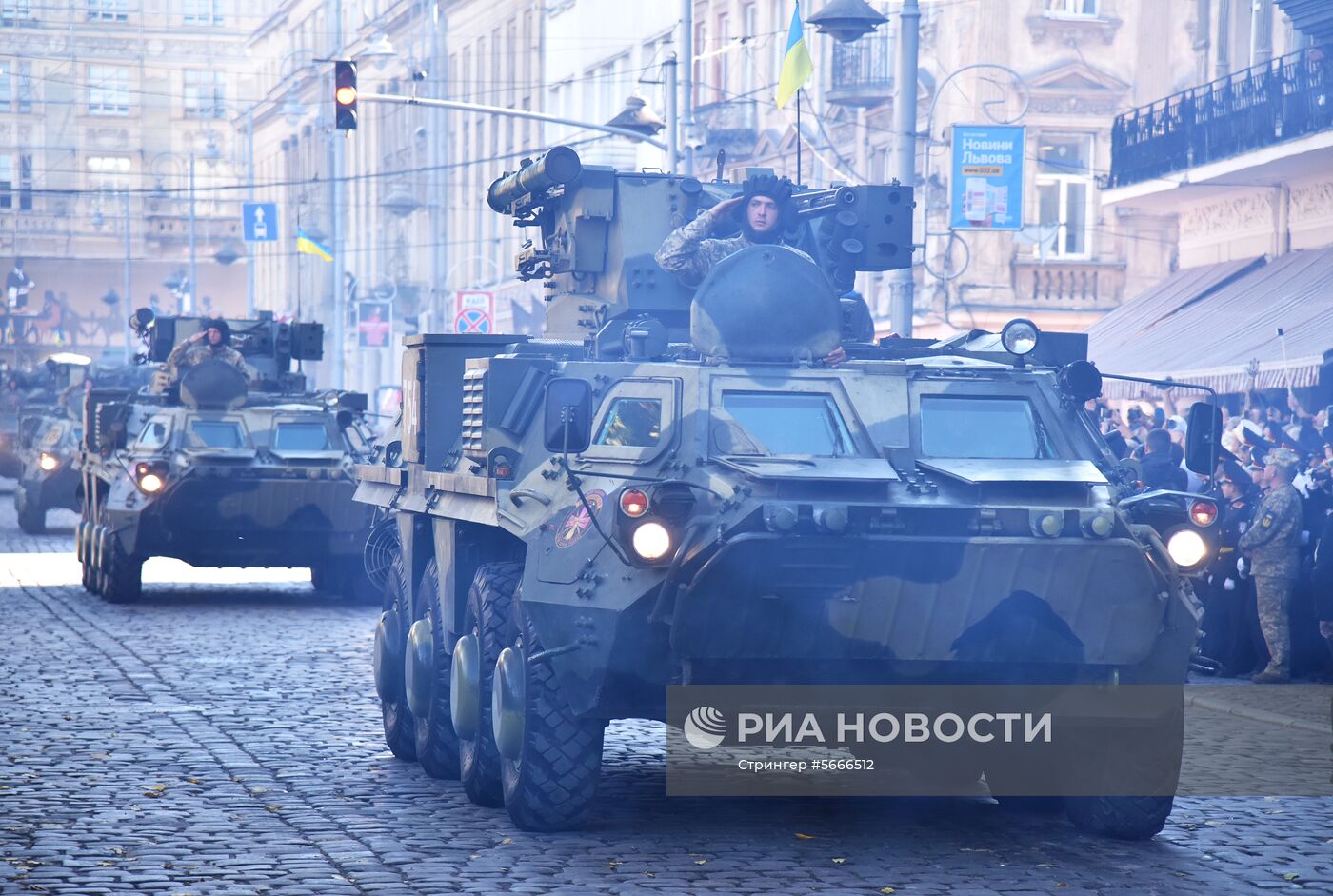 Военный парад к Дню защитника Украины во Львове