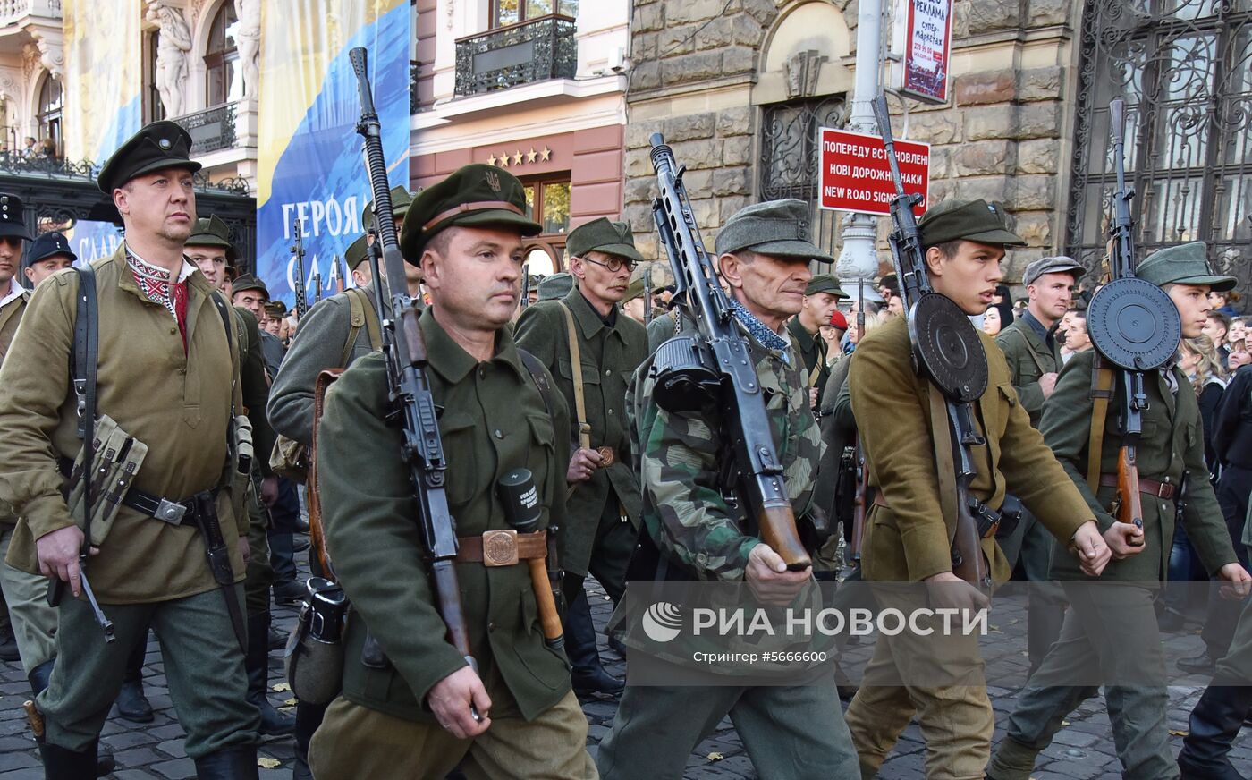 Военный парад к Дню защитника Украины во Львове