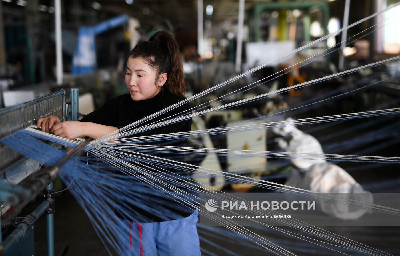 Фабрика по производству ковров «Эрдэнэт Хивс» в Монголии