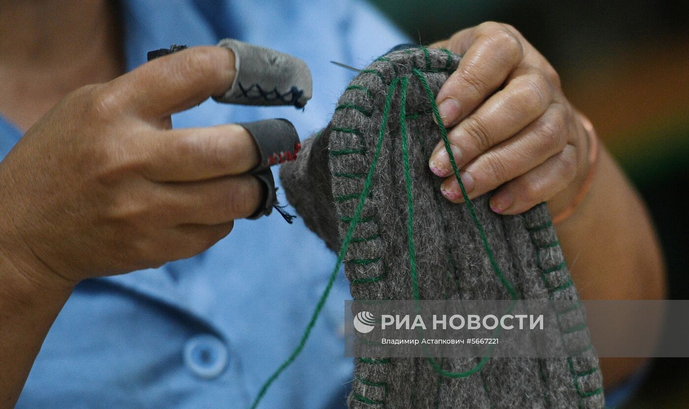 Фабрика по производству ковров "Эрдэнэт Хивс" в Монголии