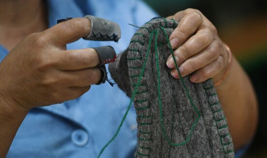 Фабрика по производству ковров "Эрдэнэт Хивс" в Монголии