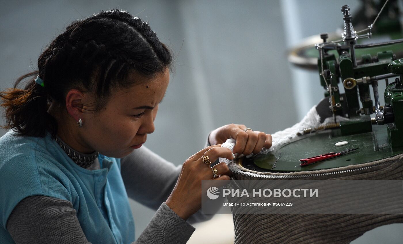 Фабрика по производству ковров «Эрдэнэт Хивс» в Монголии