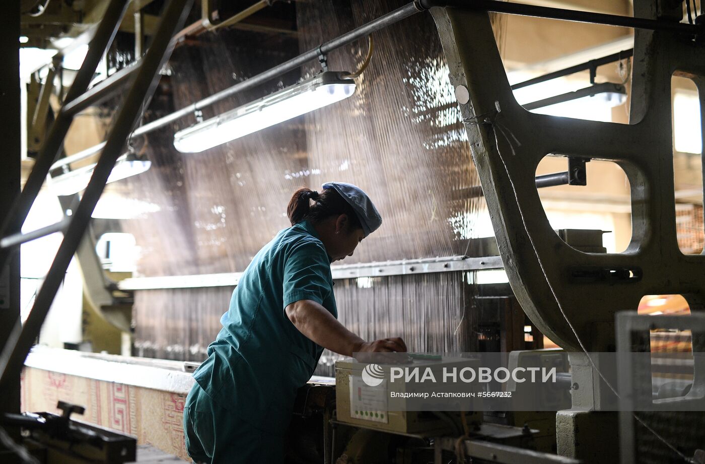 Фабрика по производству ковров «Эрдэнэт Хивс» в Монголии