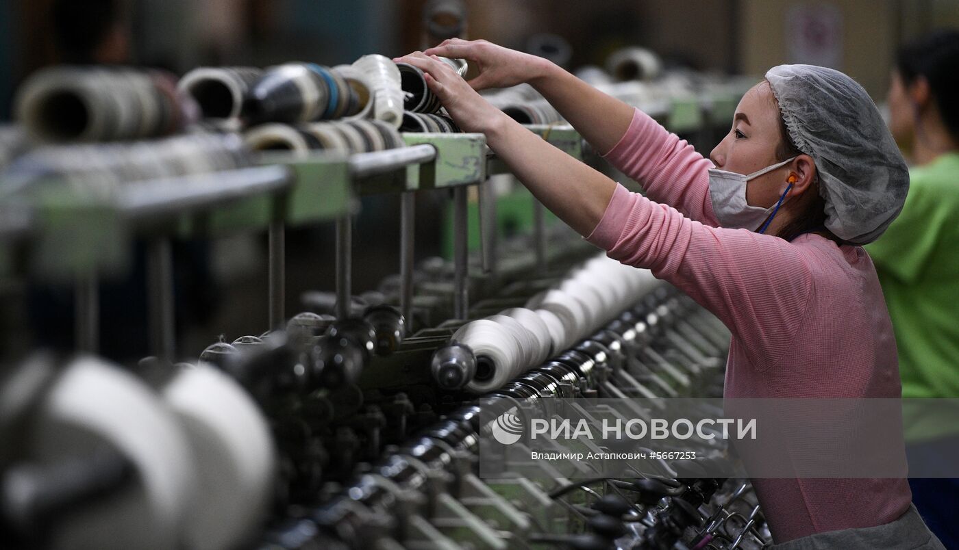 Фабрика по производству ковров «Эрдэнэт Хивс» в Монголии