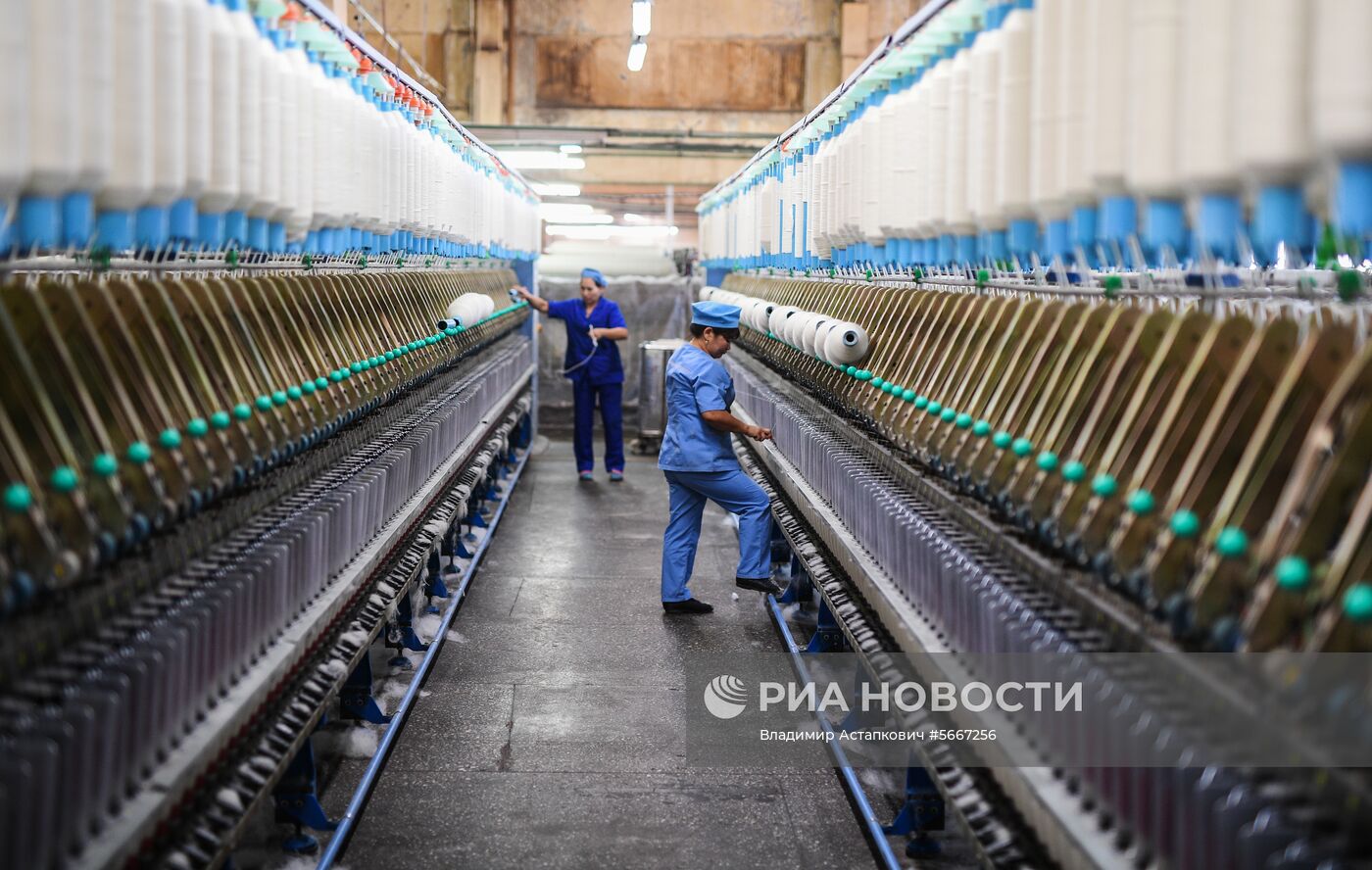 Фабрика по производству ковров «Эрдэнэт Хивс» в Монголии