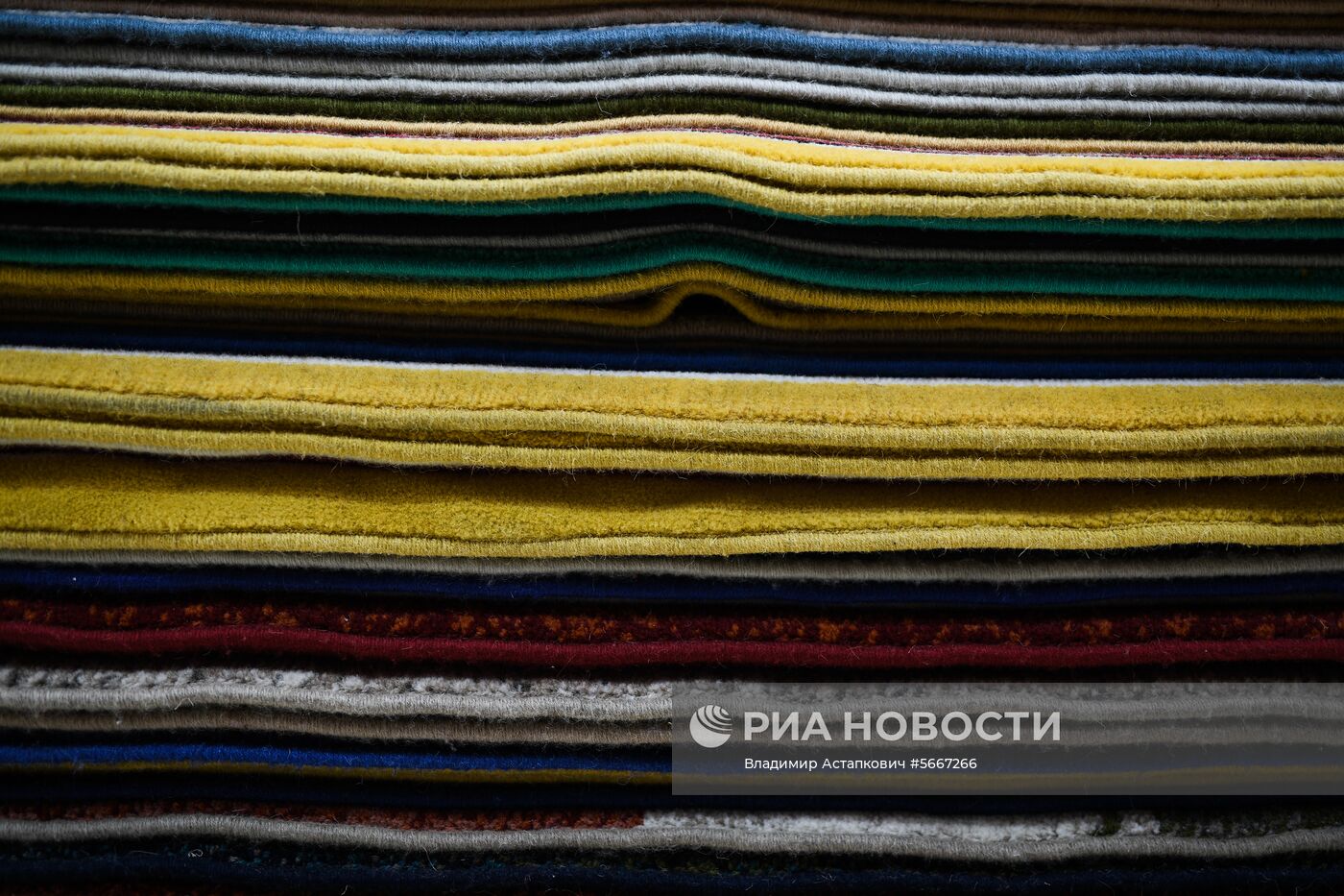 Фабрика по производству ковров «Эрдэнэт Хивс» в Монголии