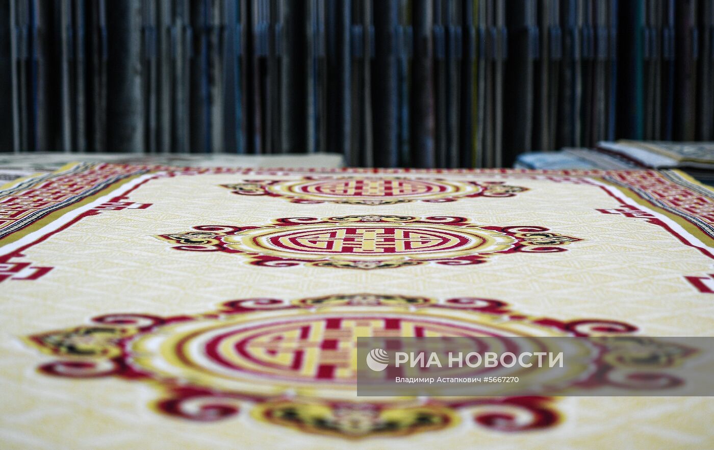 Фабрика по производству ковров «Эрдэнэт Хивс» в Монголии