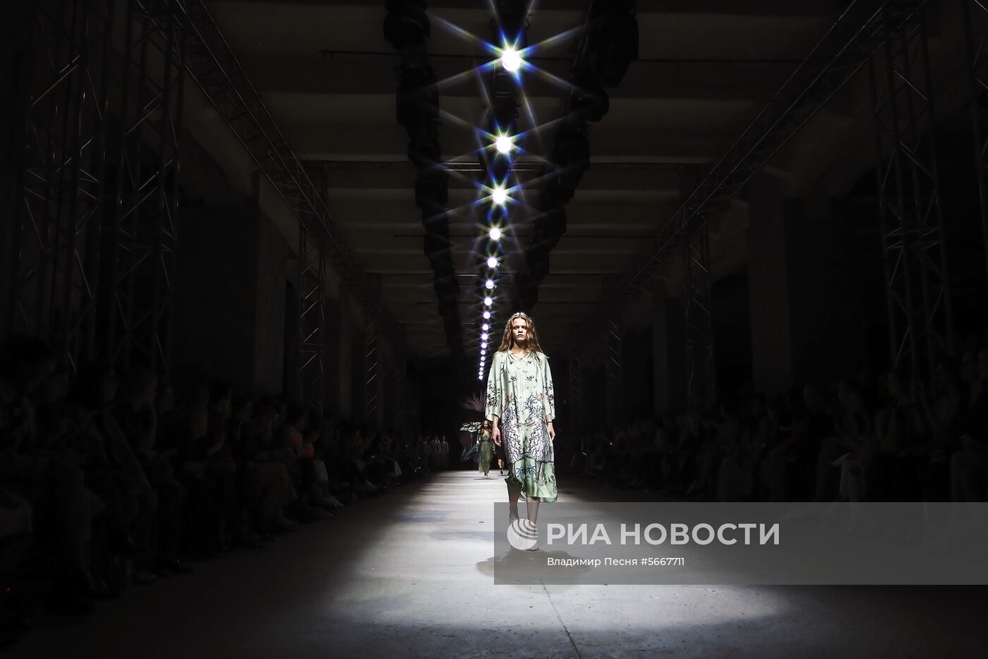 Показ Алены Ахмадулиной на Mercedes-Benz Fashion Week Russia