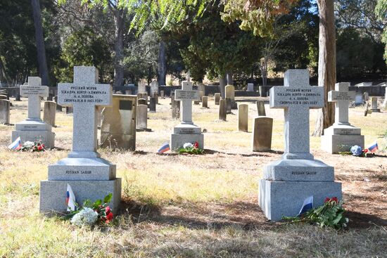 Российские дипломаты почтили память моряков, похороненных под Сан-Франциско
