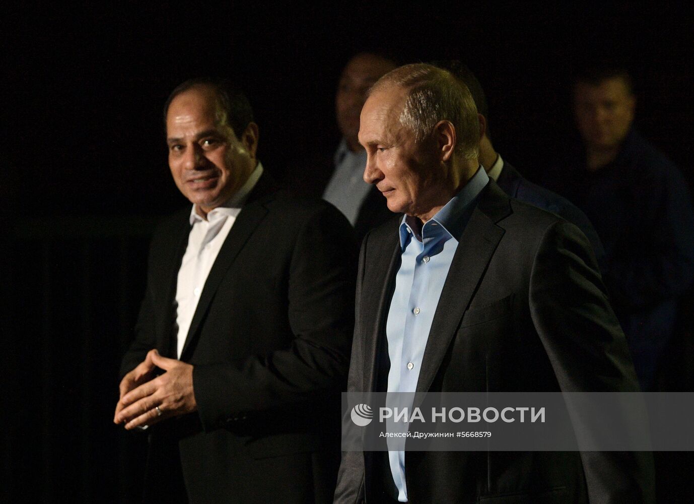 Президент РФ В. Путин встретился с президентом Египта А. Ф. ас-Сиси