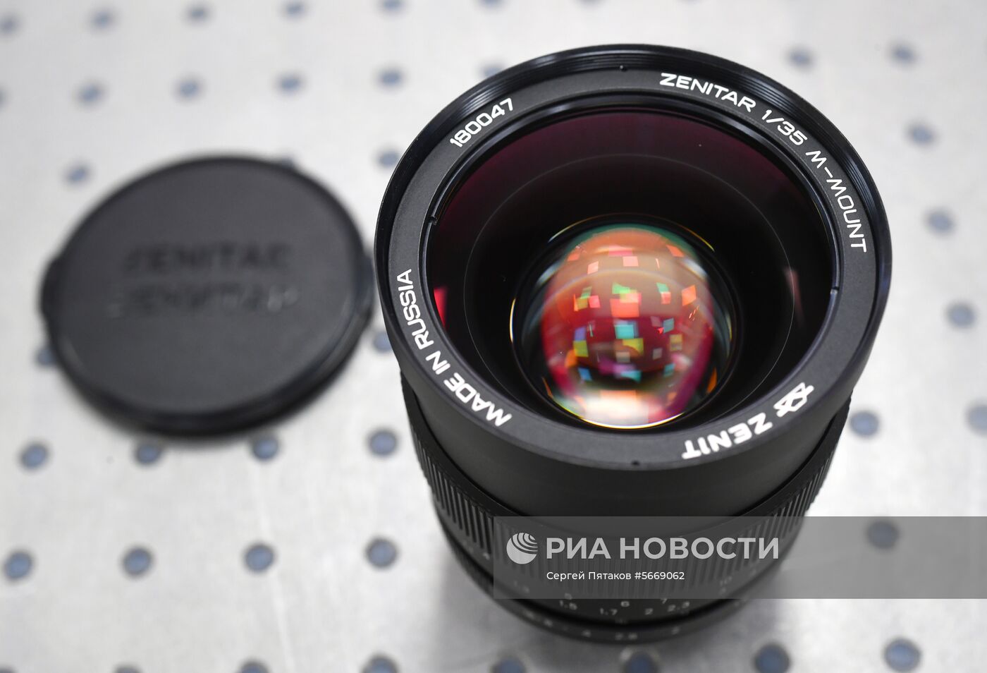 Производство отечественной цифровой фотокамеры "Зенит-М"