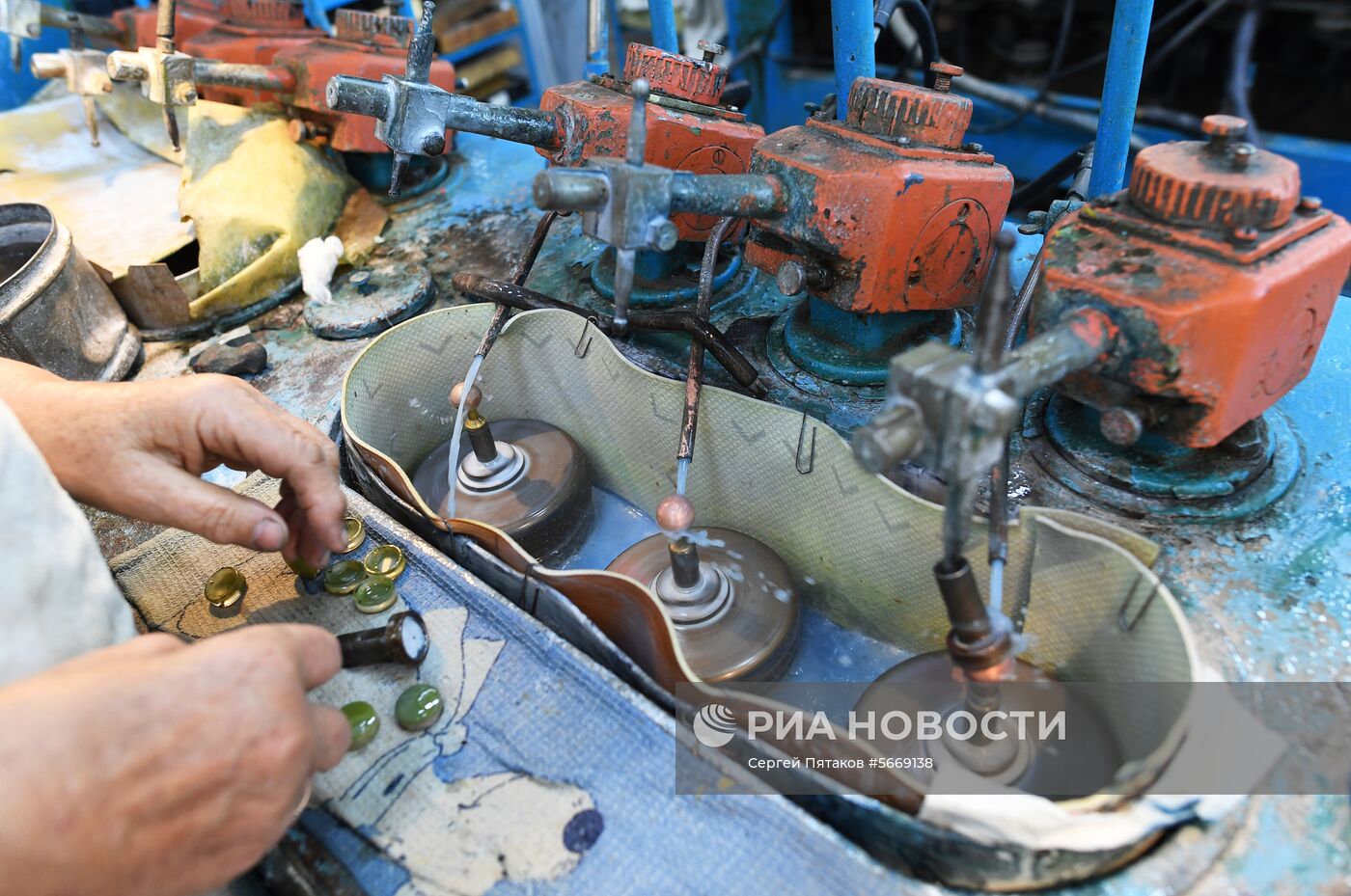 Производство отечественной цифровой фотокамеры "Зенит-М"