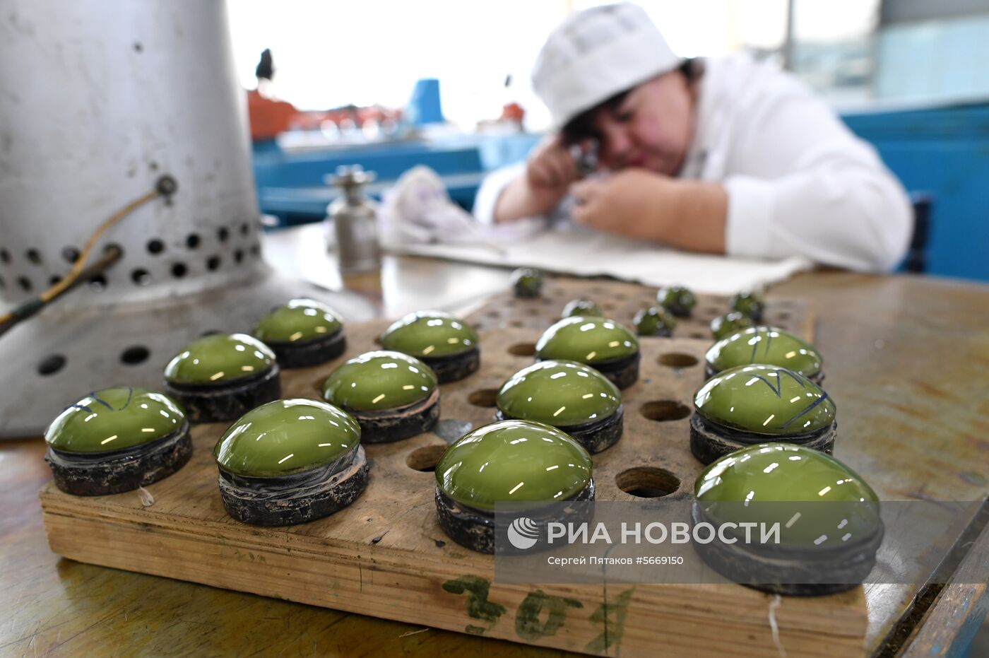 Производство отечественной цифровой фотокамеры "Зенит-М"