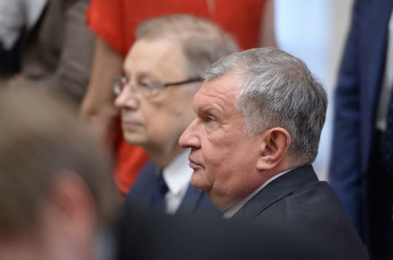Президент РФ В. Путин встретился с президентом Египта А. Сиси