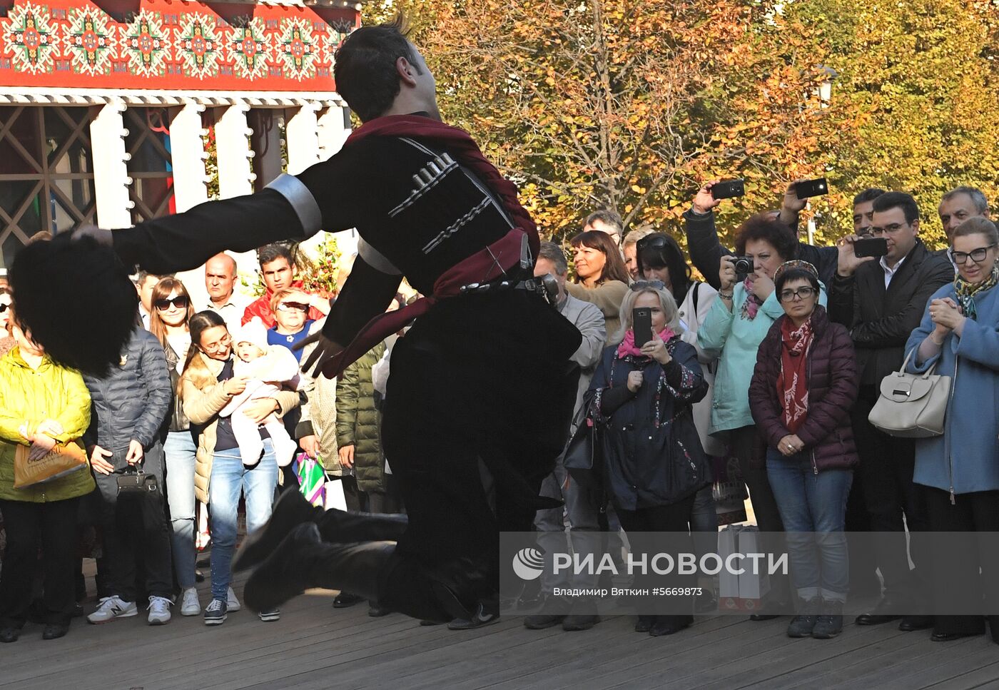 Фестиваль “Осенние дары Азербайджана”