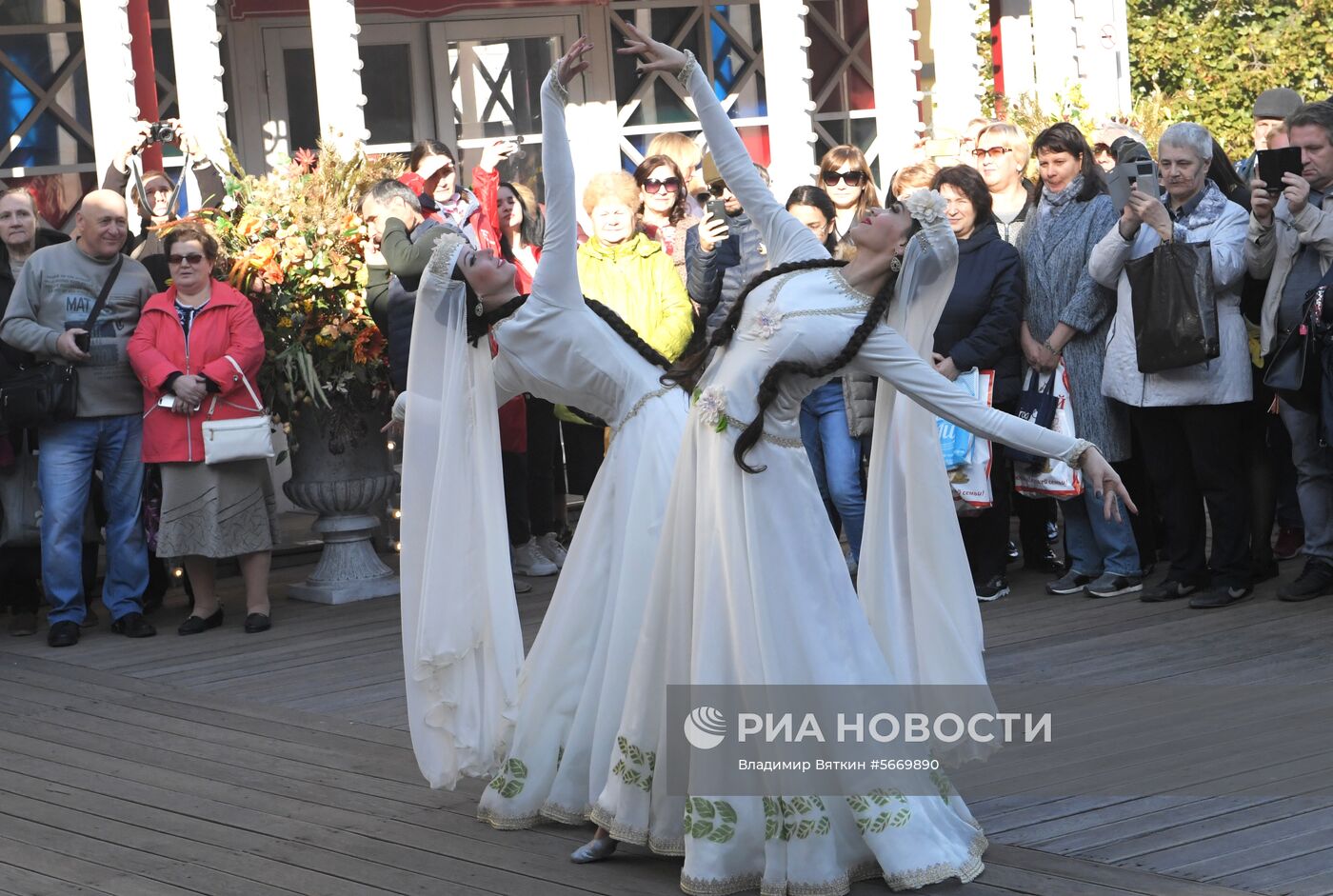 Фестиваль “Осенние дары Азербайджана”