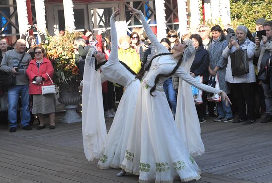 Фестиваль “Осенние дары Азербайджана”